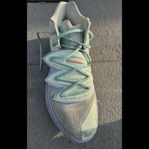 Nike SpongeBob SquarePants x Kyrie 5 Squidward Right Shoe CJ6951-300 Men's 12